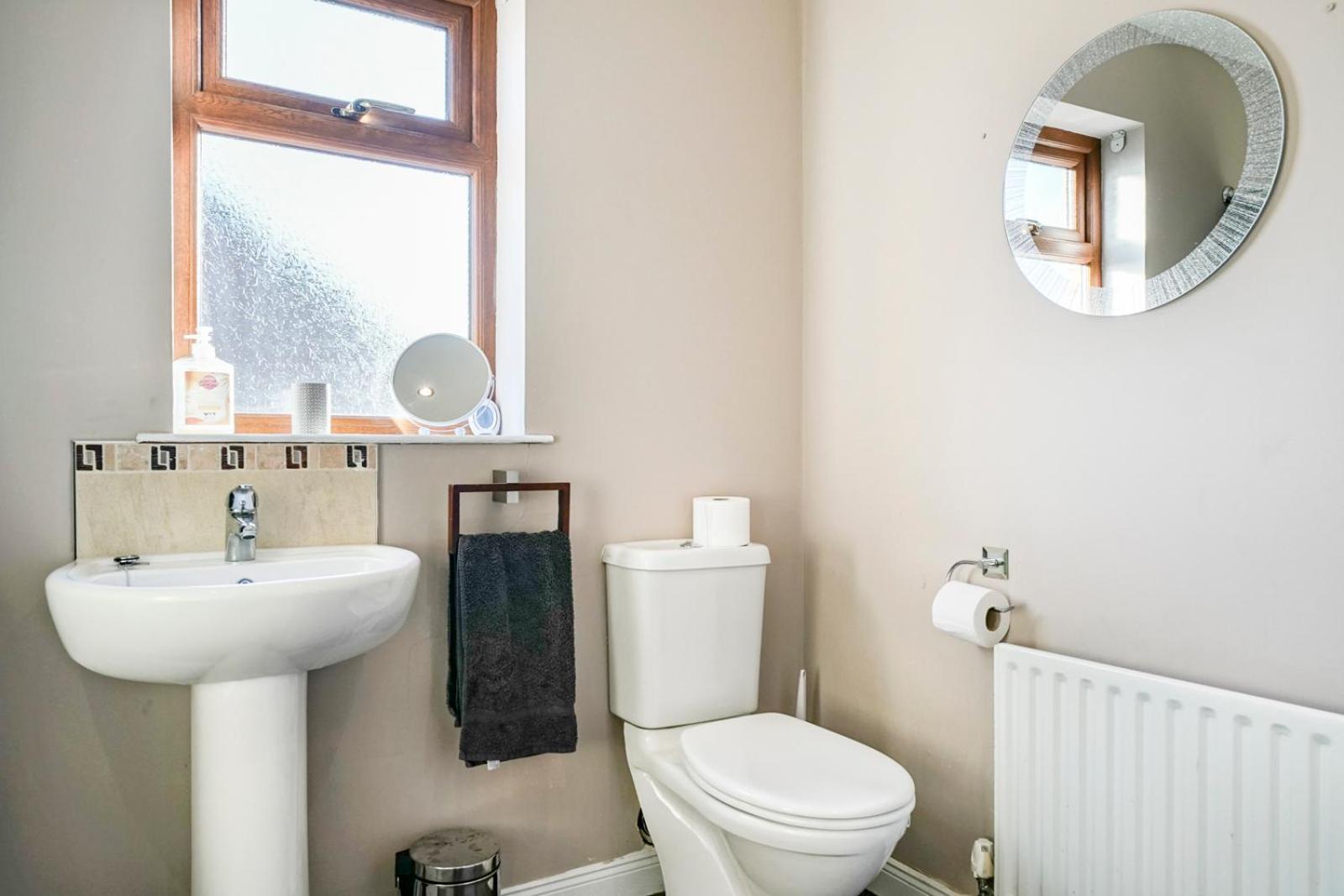 3 Bed House, Quiet Location Close To Bangor Exterior photo
